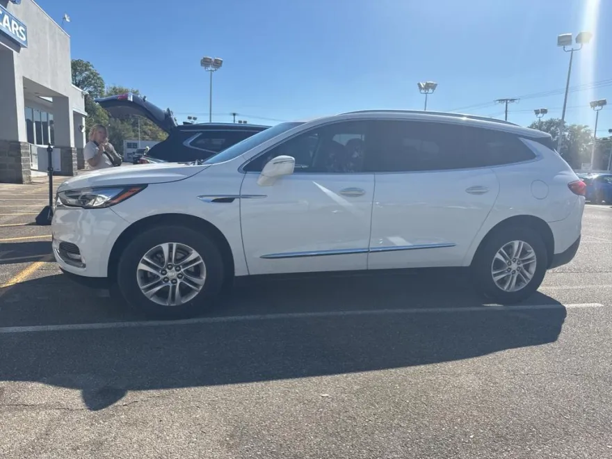 2019 Buick Enclave Essence photo 1