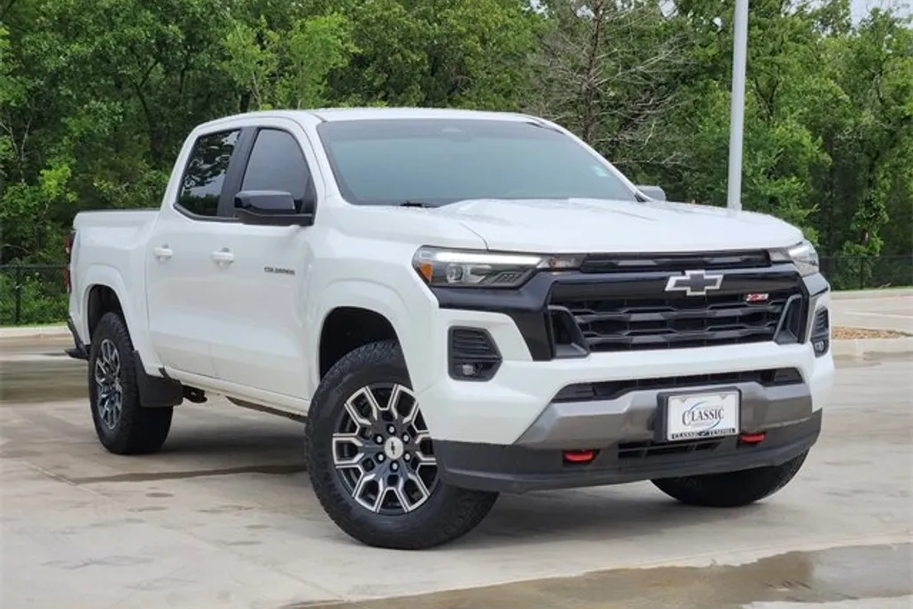 2023 Chevrolet Colorado Z71 photo 1