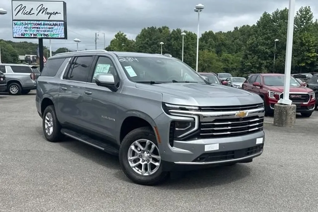 2025 Chevrolet Suburban LT photo 1