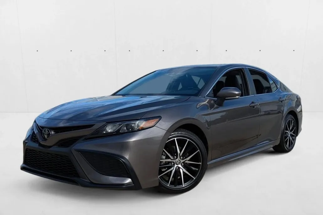 2024 Toyota Camry SE photo 1