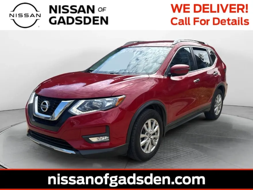 2017 Nissan Rogue SV photo 1