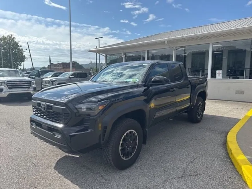 2024 Toyota Tacoma TRD Off-Road photo 1