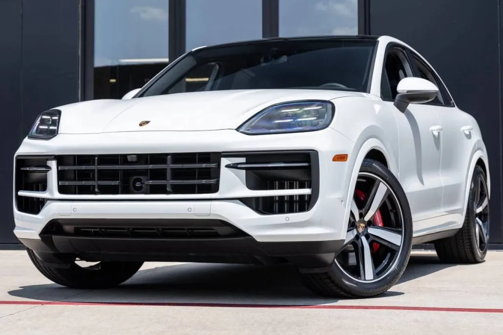 2025 Porsche Cayenne S Coupe photo 1