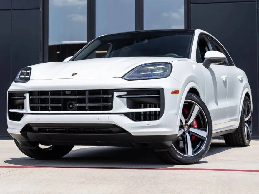 2025 Porsche Cayenne S Coupe photo 1
