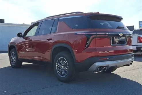 2025 Chevrolet Traverse photo 3