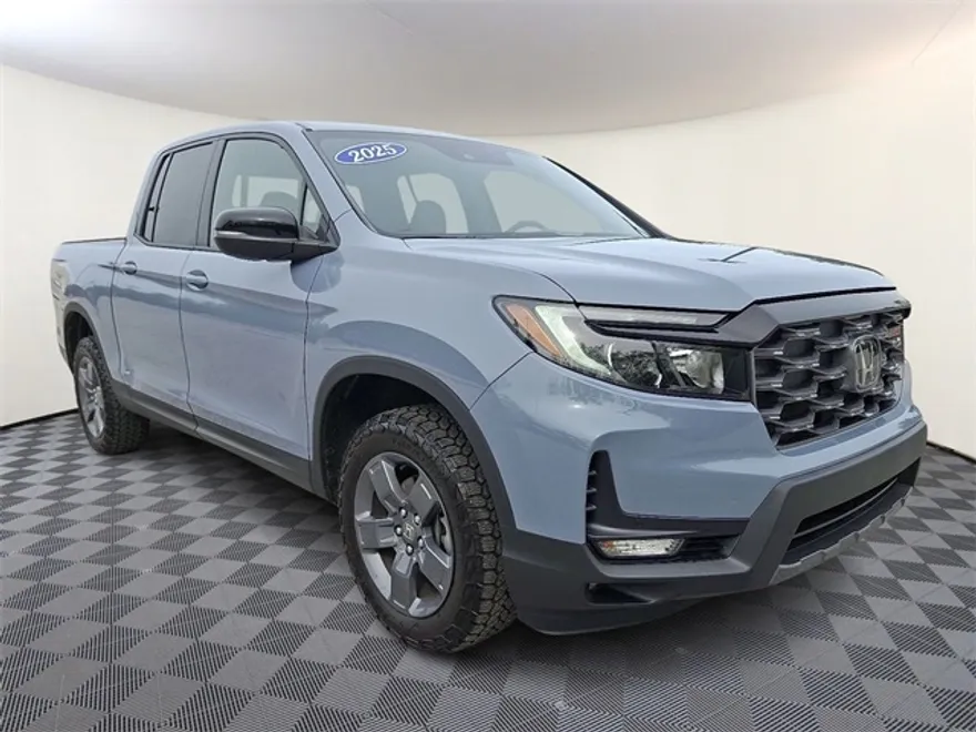 2025 Honda Ridgeline TrailSport photo 1