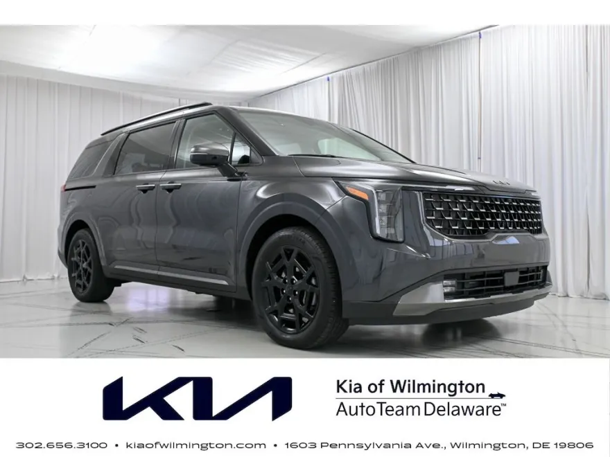 2025 Kia Carnival SX photo 1