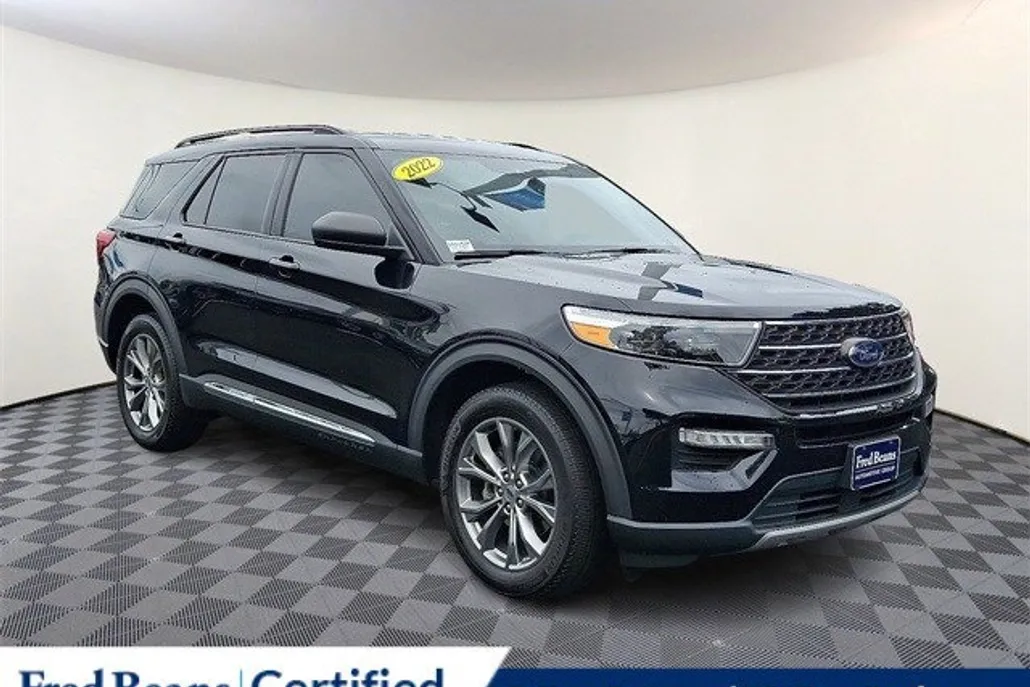 2022 Ford Explorer XLT photo 1