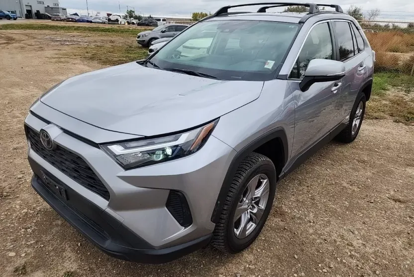 2022 Toyota RAV4 Hybrid XLE photo 1