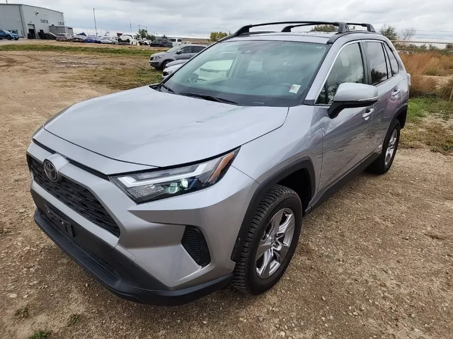 2022 Toyota RAV4 Hybrid XLE photo 1