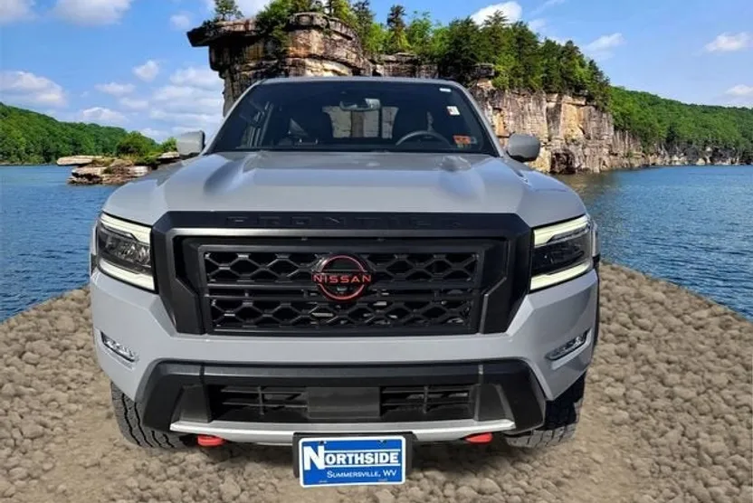 2022 Nissan Frontier PRO-4X photo 1