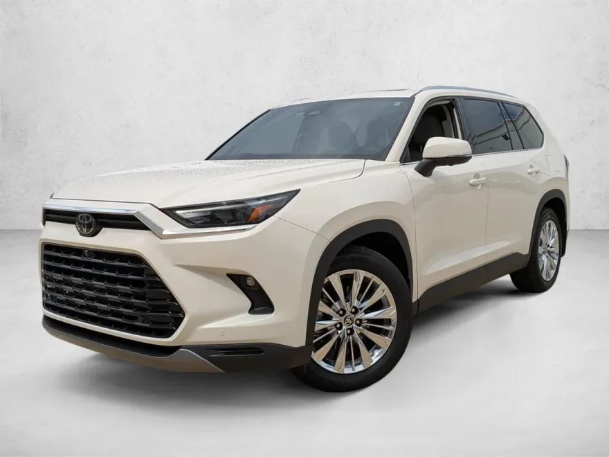2024 Toyota Grand Highlander Platinum photo 1