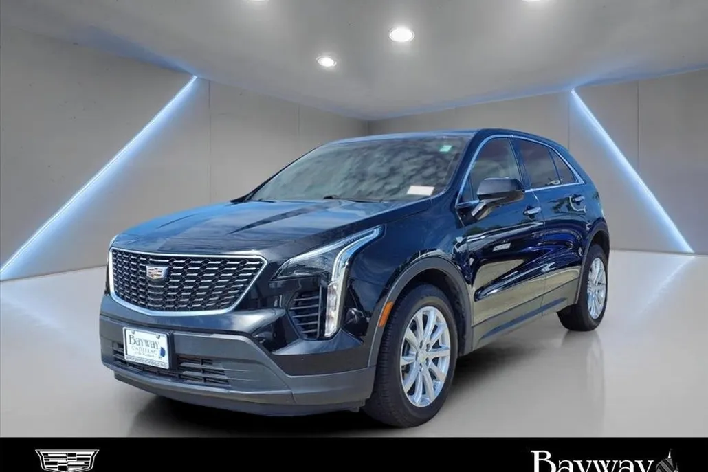 2023 Cadillac XT4 Luxury photo 1