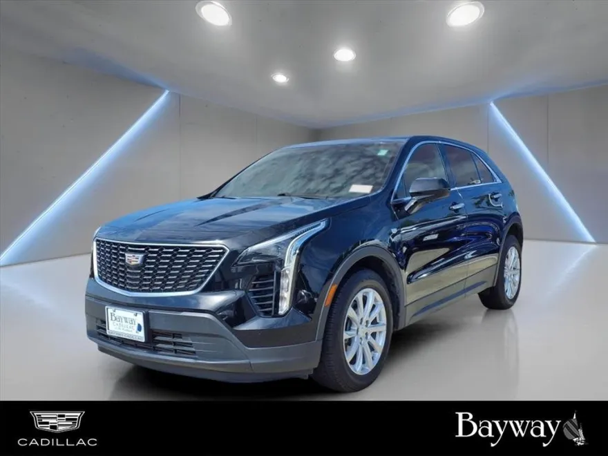 2023 Cadillac XT4 Luxury photo 1