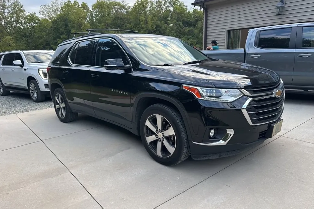 2019 Chevrolet Traverse 3LT photo 1
