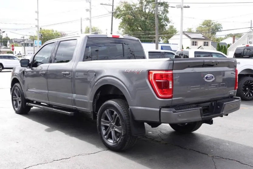 2023 Ford F-150 XLT photo 1