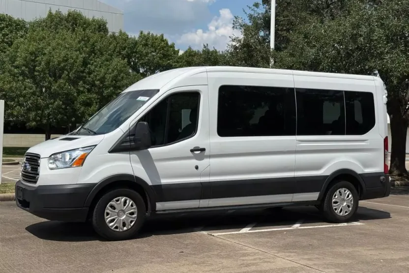 2019 Ford Transit XLT Van photo 1