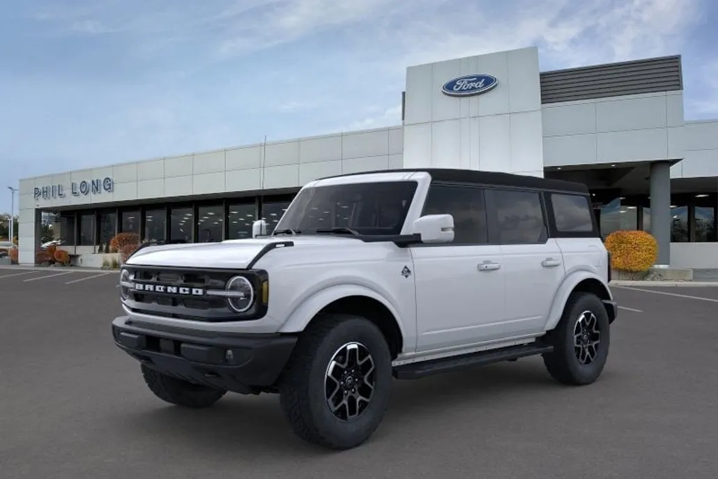2024 Ford Bronco Outer Banks photo 1