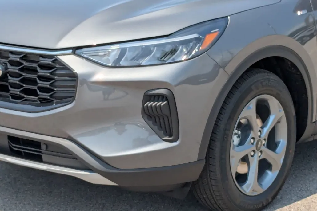 2025 Ford Escape ST-Line photo 1
