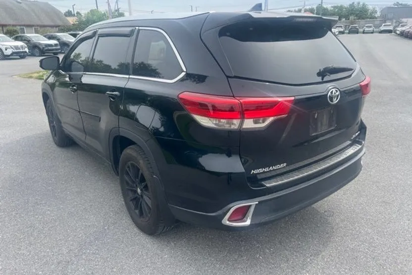 2017 Toyota Highlander XLE photo 1