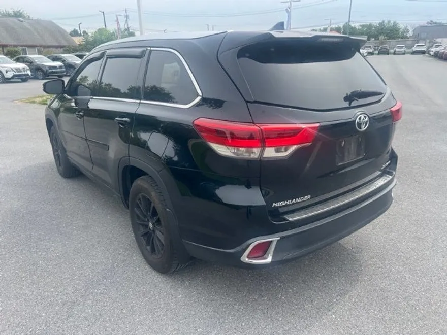 2017 Toyota Highlander XLE photo 1