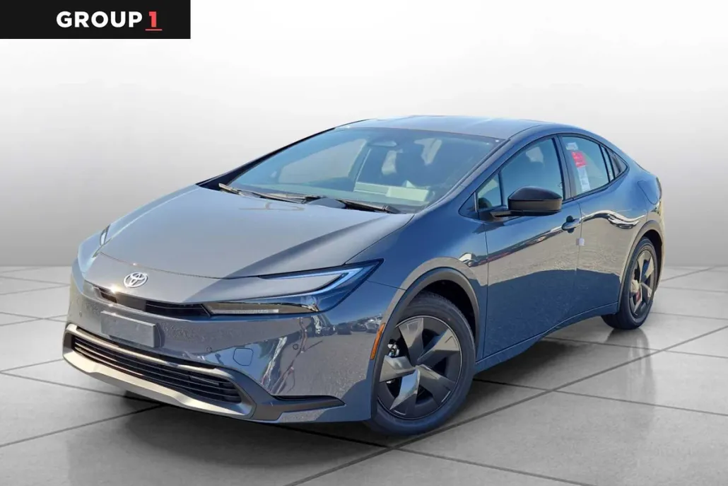 2026 Toyota Prius LE photo 1