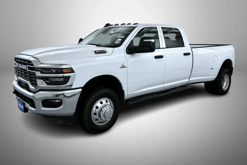 2025 Ram 3500 Tradesman photo 1