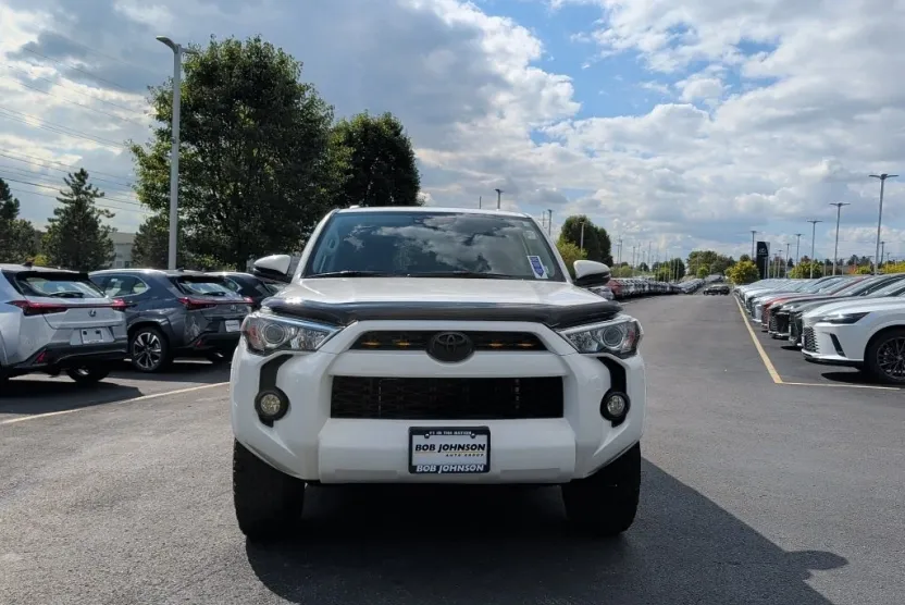 2017 Toyota 4Runner SR5 Premium photo 1