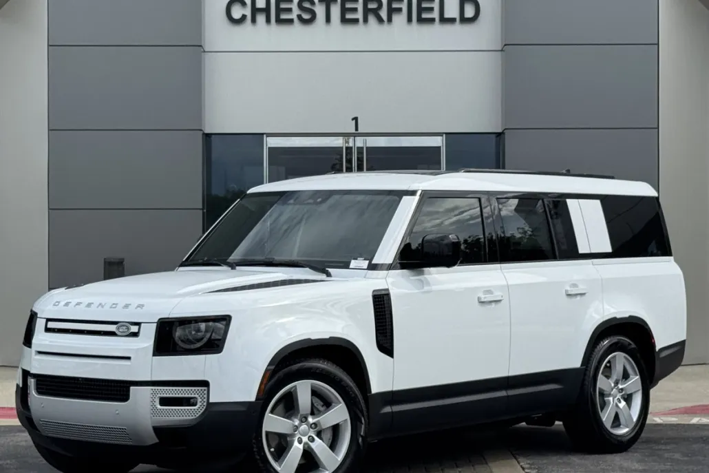 2025 Land Rover Defender 130 S photo 1