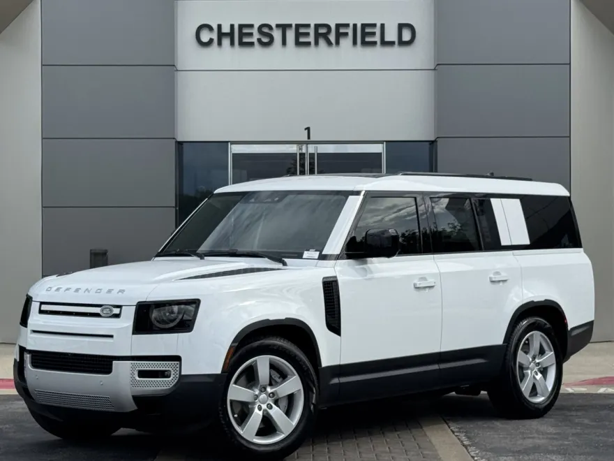 2025 Land Rover Defender 130 S photo 1