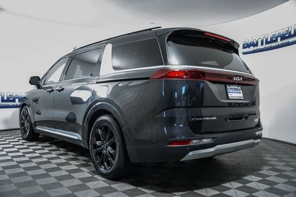 2022 Kia Carnival SX Prestige photo 1