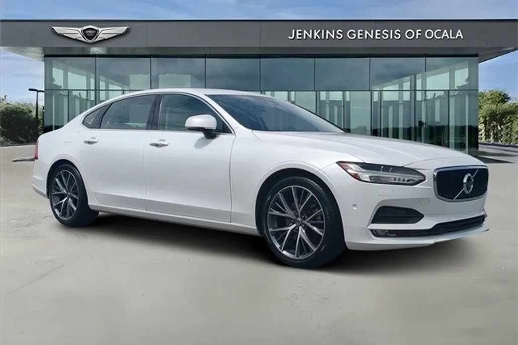 2018 Volvo S90 T5 Momentum photo 1