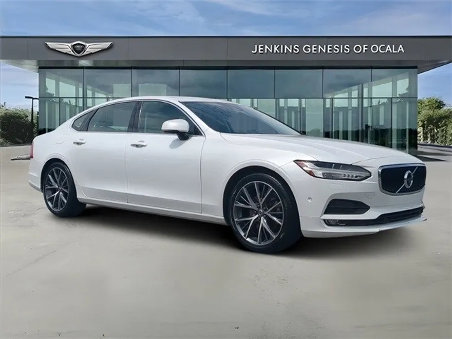 2018 Volvo S90 T5 Momentum photo 1