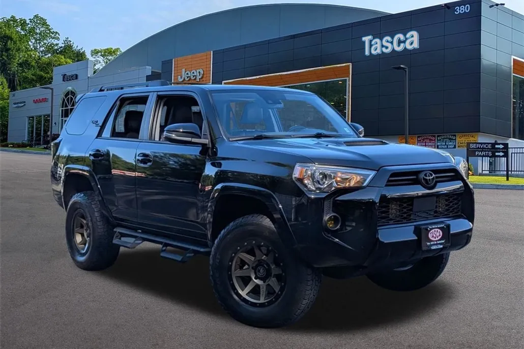 2022 Toyota 4Runner TRD Off-Road Premium photo 1