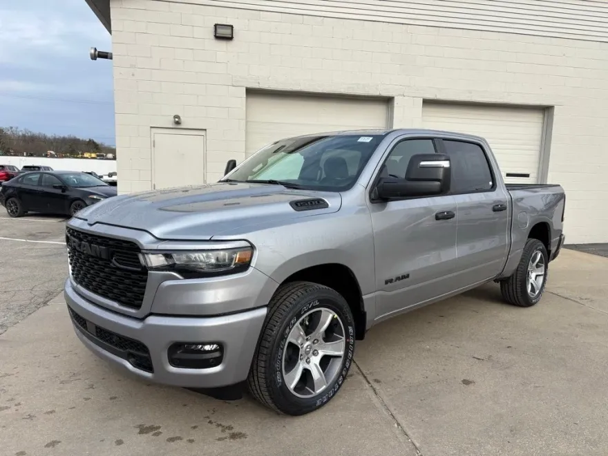 2025 Ram 1500 Tradesman photo 1