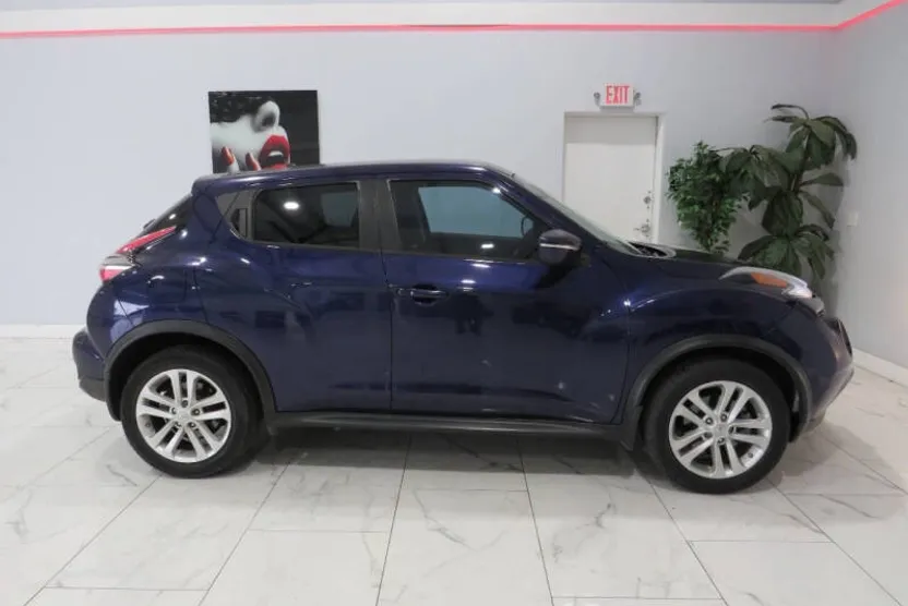 2015 Nissan Juke S photo 1