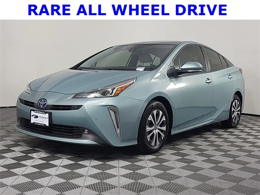 2021 Toyota Prius LE AWD-e photo 1