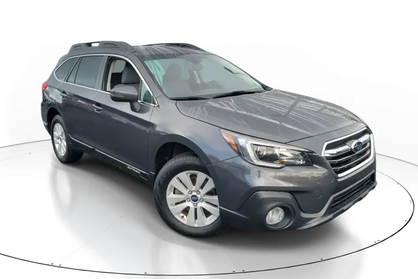 2019 Subaru Outback Premium photo 1