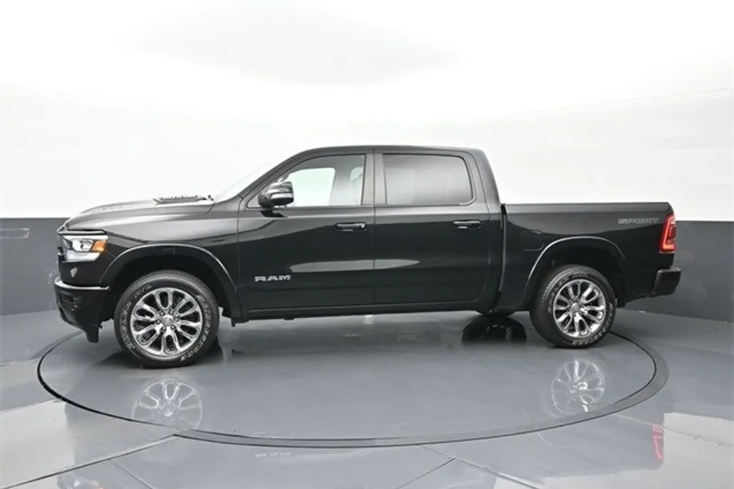 2022 Ram 1500 Laramie photo 1