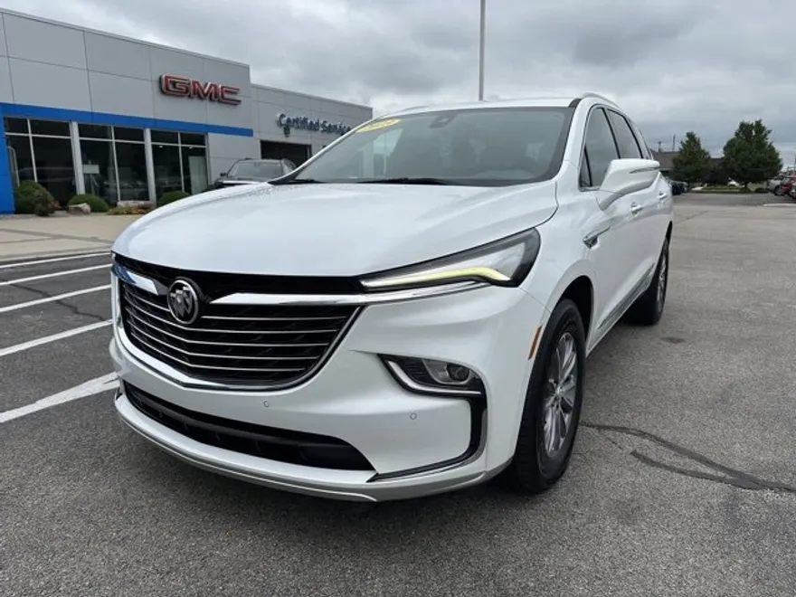 2023 Buick Enclave Essence photo 1