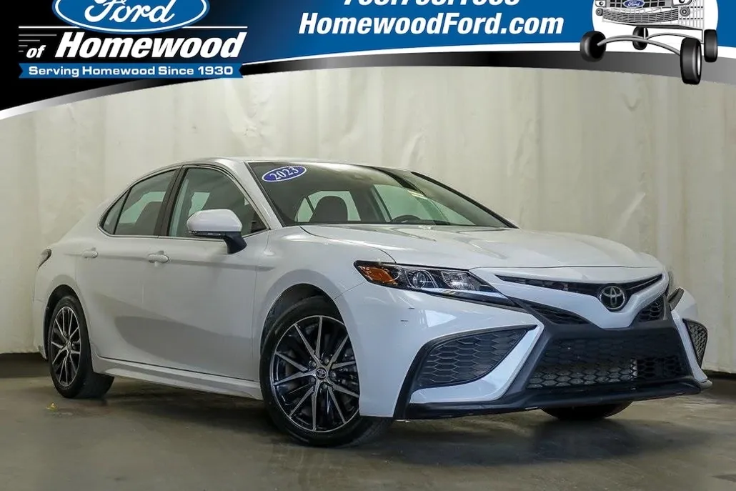 2024 Toyota Camry SE photo 1