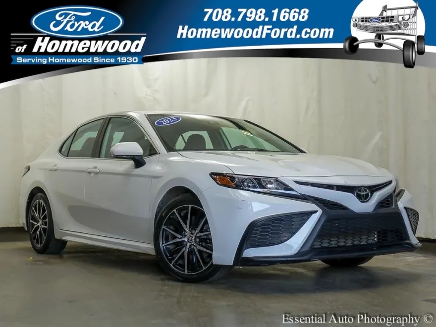 2024 Toyota Camry SE photo 1