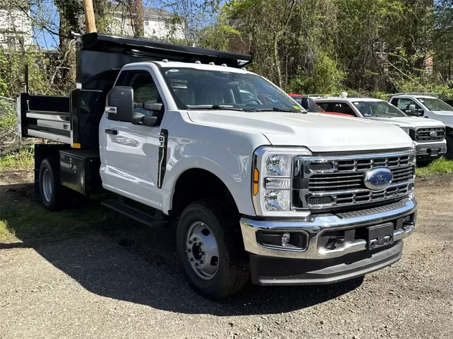 2024 Ford F-350 XL photo 1