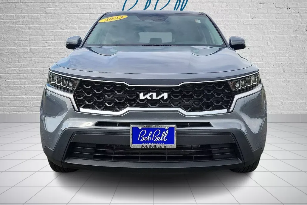 2023 Kia Sorento LX photo 1