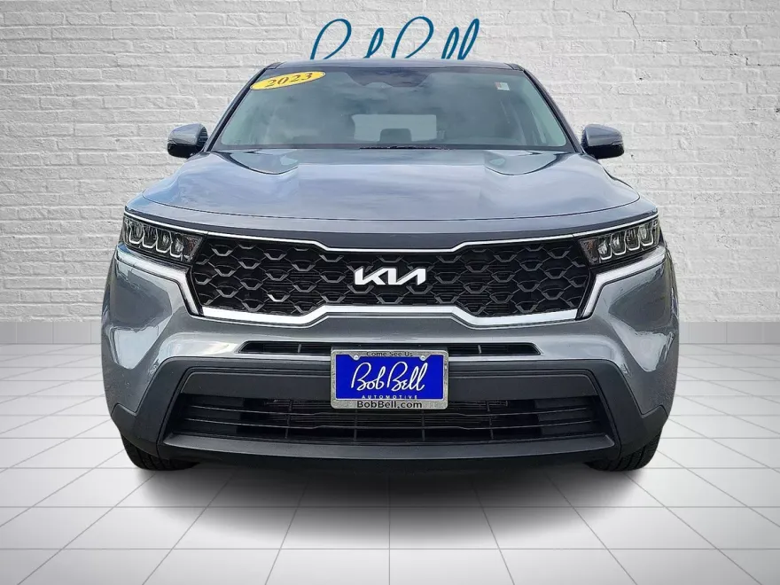 2023 Kia Sorento LX photo 1
