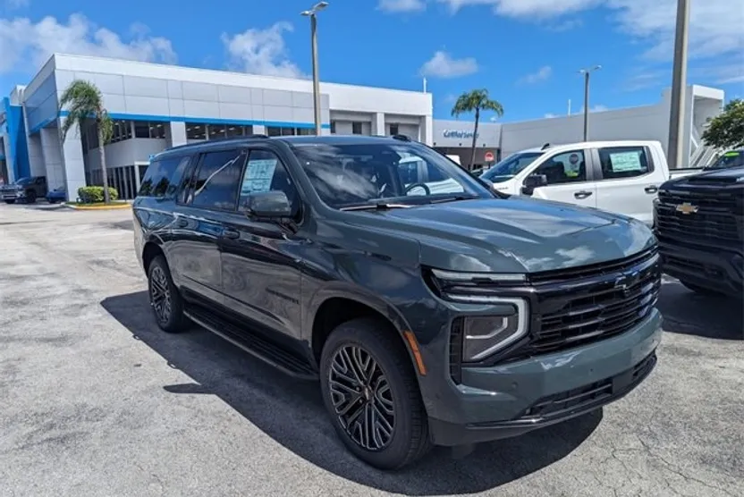2026 Chevrolet Suburban RST photo 1