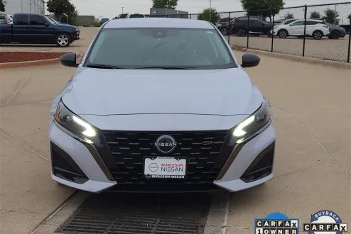 2023 Nissan Altima 2.5 SR photo 3