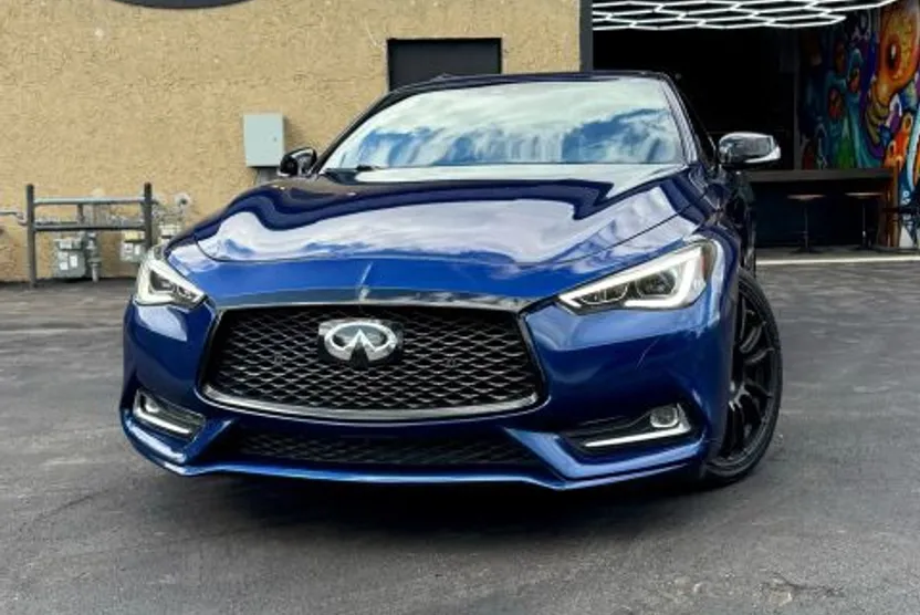 2017 Infiniti Q60 photo 1