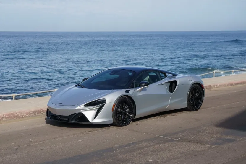 2023 Mclaren ARTURA photo 1