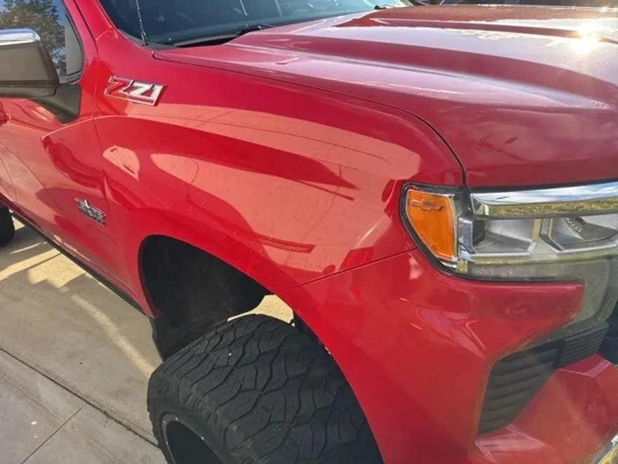 2023 Chevrolet Silverado 1500 LT photo 1